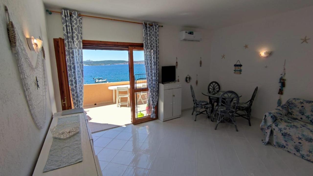Appartamento Oltremare Vista Mare Ла-Маддалена Екстер'єр фото