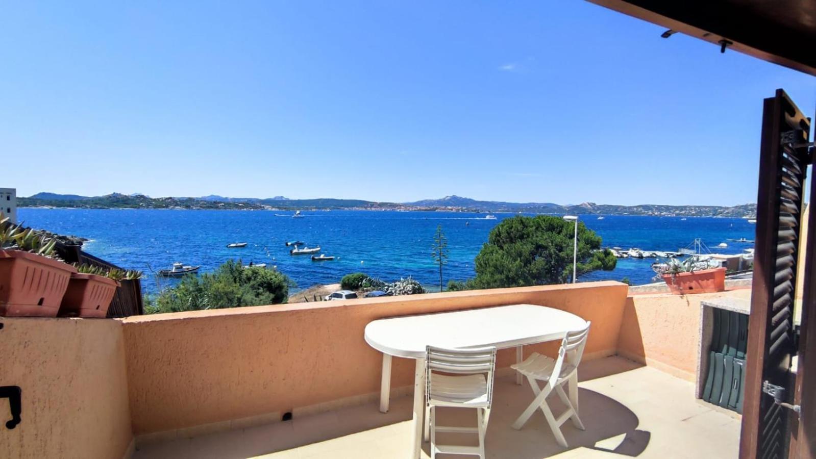 Appartamento Oltremare Vista Mare Ла-Маддалена Екстер'єр фото